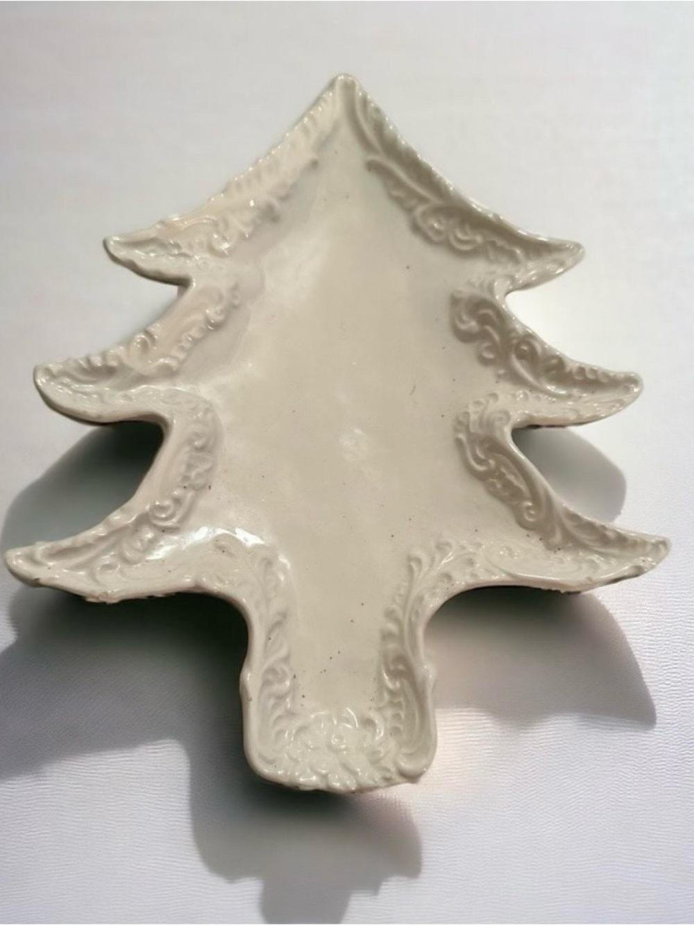 VTG Made In Italy White Embossed Ceramic Xmas Holiday Tree  Dish Decor 8"RARE